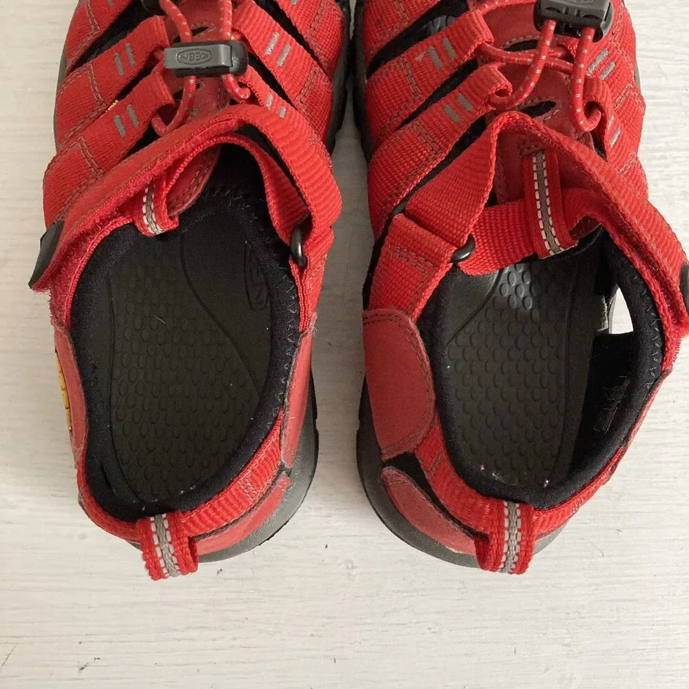 KEEN Newport H2 Waterproof Sandals Shoes 1012318 Hiking Outdoor Youth Size 3